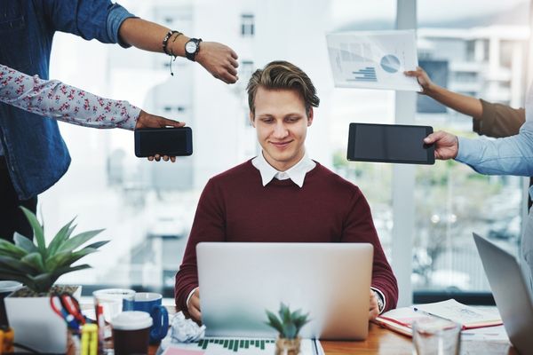 Áp lực đồng trang lứa (Peer Pressure) là gì?