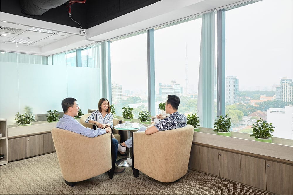 van-phong-ao-xu-huong-van-phong-hien-nay-duoc-gioi-tre-khoi-nghiep-ua-chuong-01