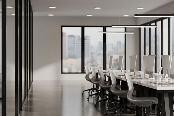 Thiết kế văn phòng mở kết hợp khu làm việc chung và khu thư giãn linh hoạt.