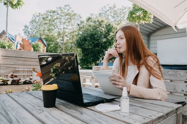 Cách xây dựng không gian làm việc hiệu quả cho remote work & work from home