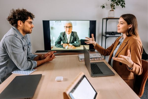 Mô hình Hybrid Working là gì?