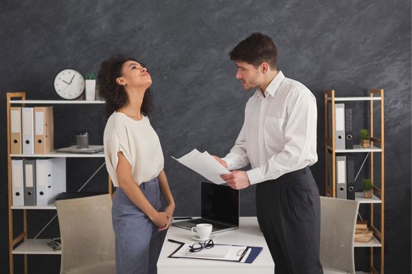 Thư ký văn phòng hay còn gọi là trợ lý hành chính