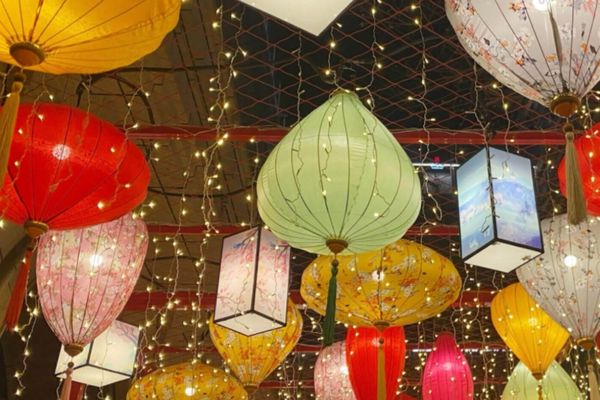 Trang trí Tết cho văn phòng bằng đèn LED