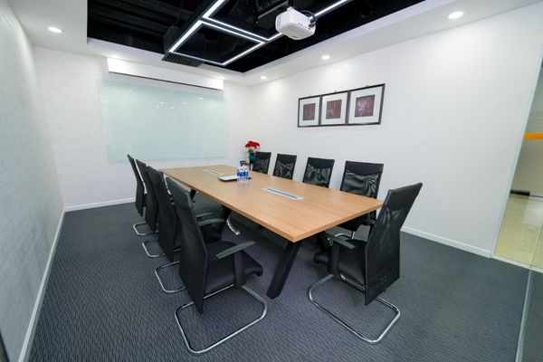 Những yếu tố ảnh hưởng đến tiêu chuẩn diện tích phòng họp?