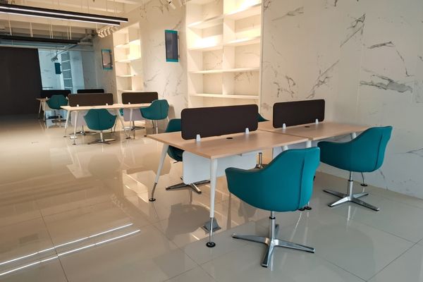 So sánh không gian làm việc coworking space vs làm việc tại nhà
